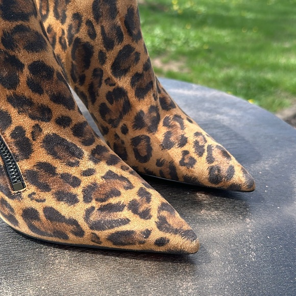 Christian Louboutin Birgikate 85 Booty ankle Boot Leopard Cheetah Size 38 NEW - Picture 3 of 11